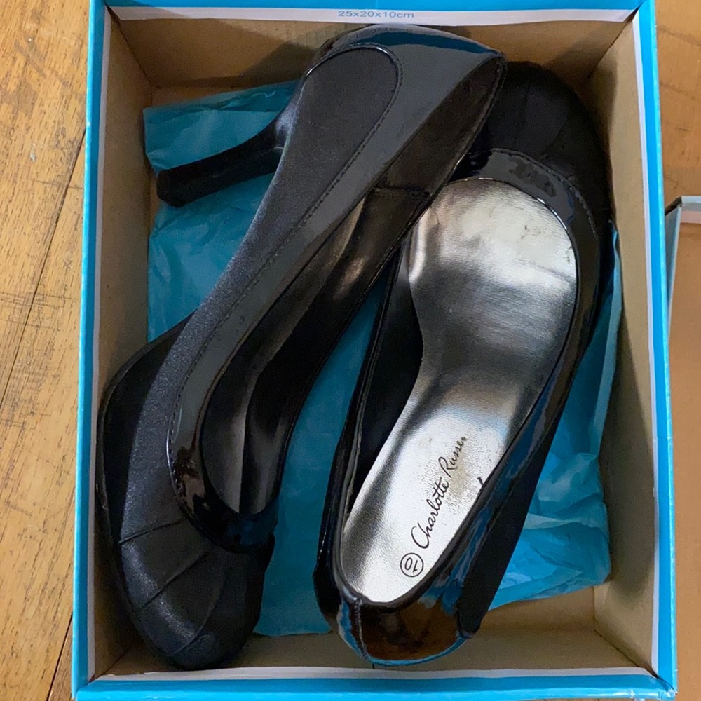Black close-toed dress shoes